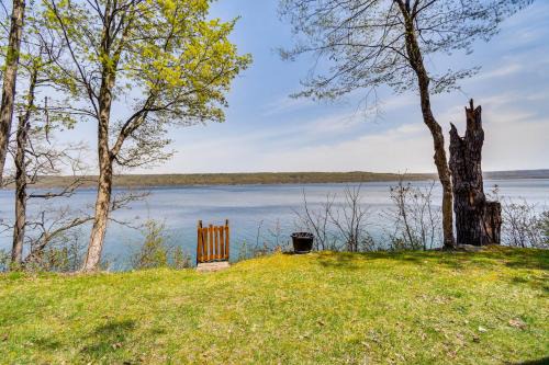 Less Than 1 Mi to State Park Trumansburg Cottage with Deck!