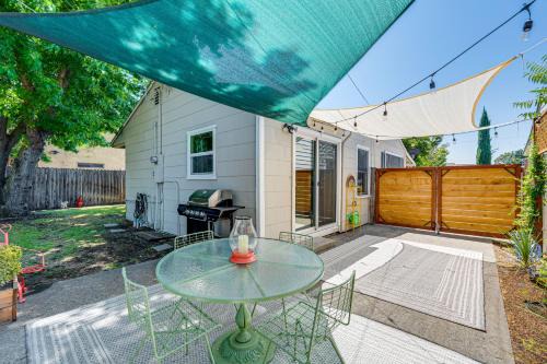 Less Than 1 Mi to Oakland As Park West Sacramento Home