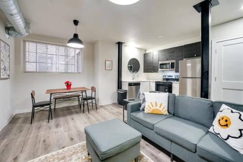 Less Than 1 Mi to Wayne State University Modern Apartment