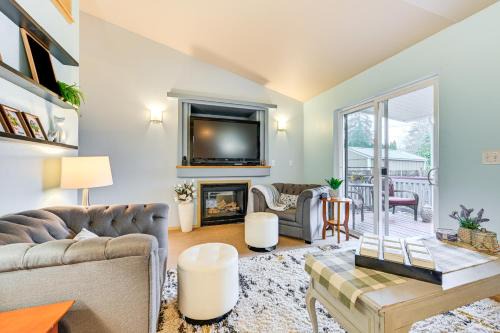Less Than 2 Mi to Budd Inlet Pet-Friendly Home!