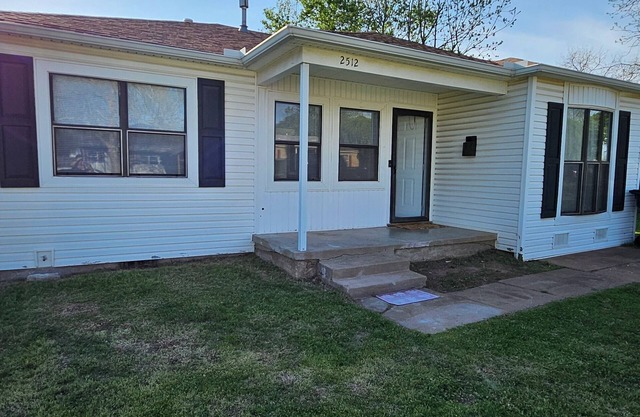 Less than 5 mins from Fort Sill - Sleeps 8
