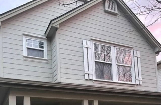 Less than a mile from BSU, less than 1/4 mile to Greenbelt, 1 1/2 to downtown