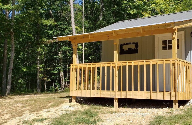 Weniger als 1,6 km von den Royal Blue Riding Trails und dem TWRA TrailHead entfernt