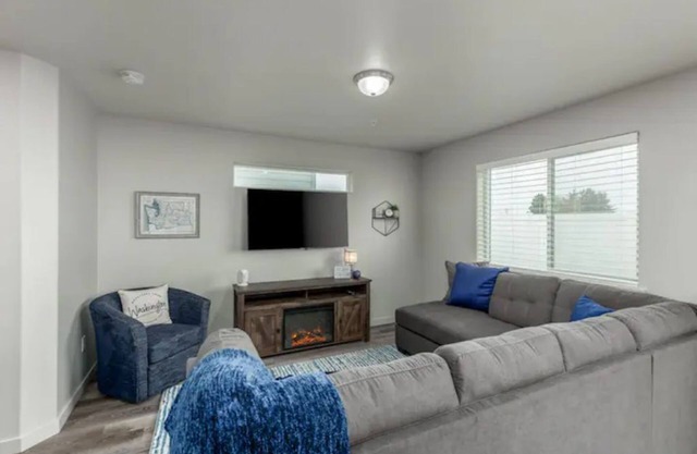Let's Gather - Centrally Located & Pet Friendly.