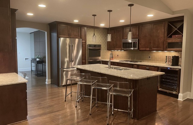 🎂 Let Them Eat Cake in this Fun Edina Family and Pet Friendly Home 🍰