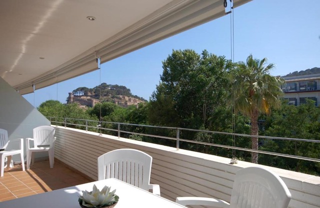 Lets Holidays Tossa de Mar Ancora