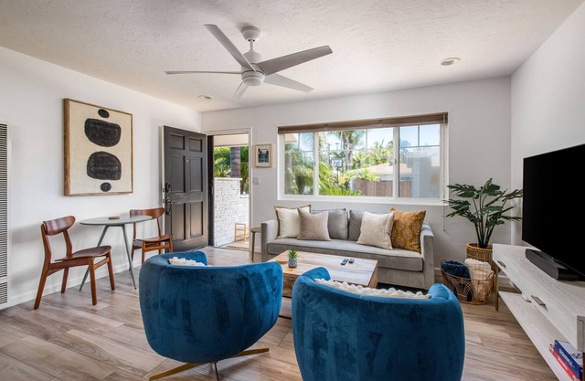Leucadia "Grandview" Bungalow ~ walk everywhere with beach gear!