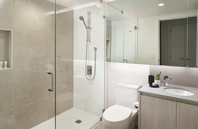 Level Seattle- Two Bedroom Suite