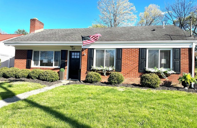 Lewisburg’s Southern Bell, a charming bungalow with a Southern feel!