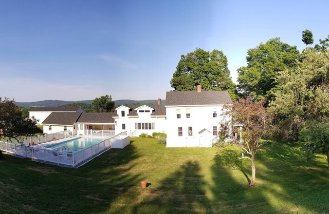 Schöne Berkshire Getaway, 200 + Acres!