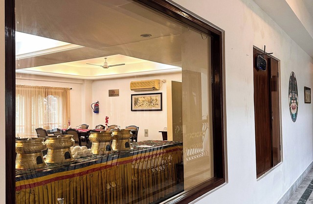 lhaki Hotel