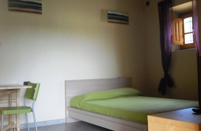 Libeccio studio apartment with panoramic view of the hills