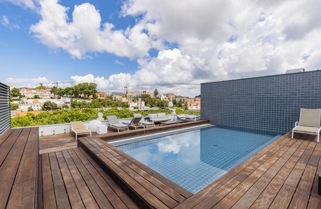 Liberdade Elegance W/Rooftop Pool by LovelyStay