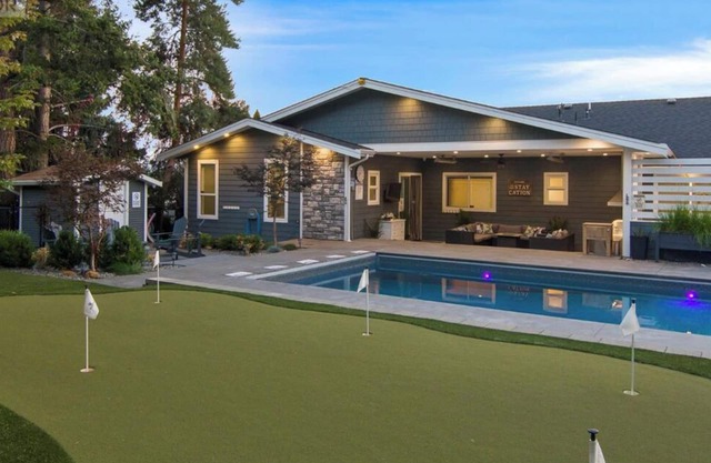 Licensed Lakeside with Pool, 6 bed, 5 bath full house
