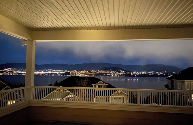 Licensed Lakeview 2 bedroom relaxing in Beautiful Kelowna