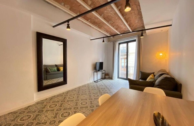 Liceu Apartments by gaiarooms