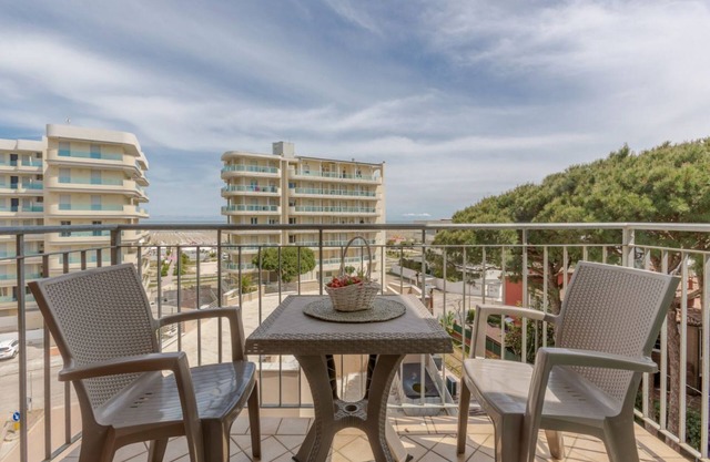 Lido degli Estensi Sea View Apartment