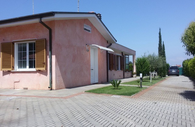 Lido Di Camaiore Villa Garten 3 Kilometer vom Meer entfernt