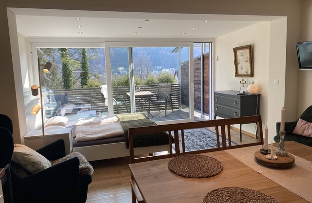Liebevoll eingerichtetes Einzimmer-Appartement (35qm) mit Balkon für bis zu zwei Personen