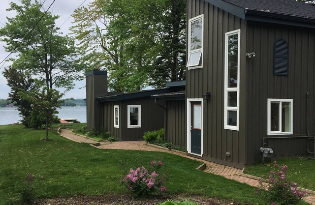 Am Portage Lake ist das Leben besser. SOMMERFEUERWERKE - vom Haus aus zu sehen
