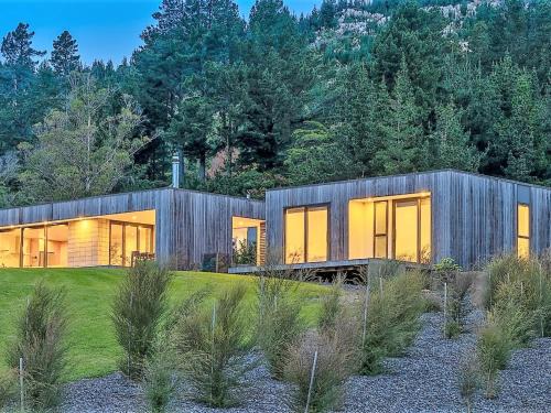 Ligar Escape - Golden Bay Holiday Home