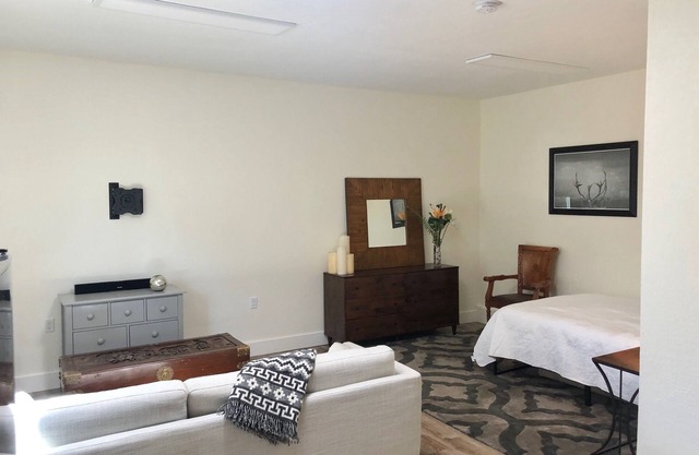 Light & Bright Studio in Napa