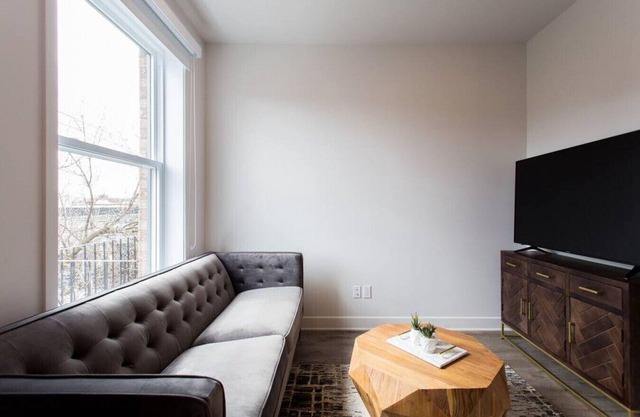 Light Filled 2 Bdr Unit in Mile End by Denstays