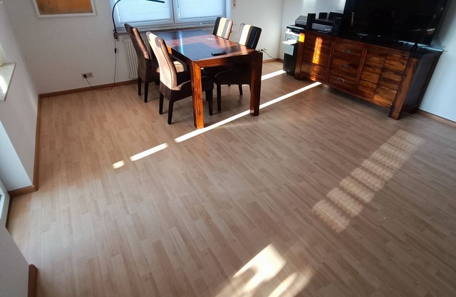 Lichtdurchflutete 56 qm 2-Zimmer-Ferienwohnung nur 10 PKW Minuten von Freiburg