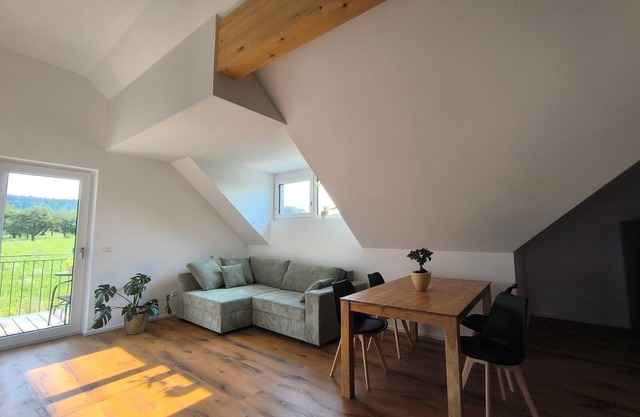 Lichtdurchflutete Wohnung in absoluter Randlage mitten in den Weinbergen