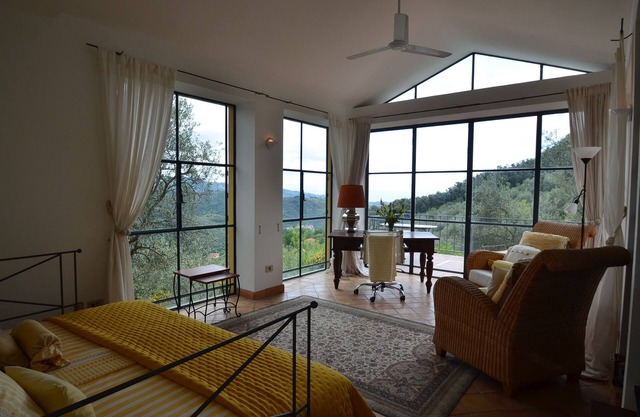 Lichtdurchflutetes Landhaus in ruhiger Panoramalage