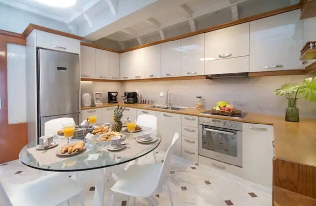 LIGHT SUITE | M house Suites