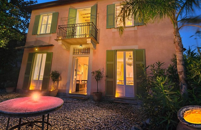 Ligurische Landvilla mit Blick über Berge und Meer