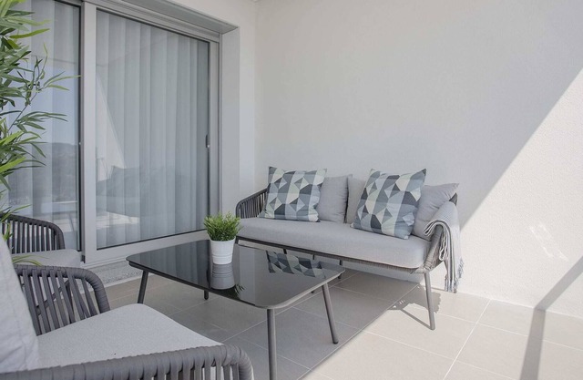 Leben in Porto | Luxus-Apartment mit Flussblick III