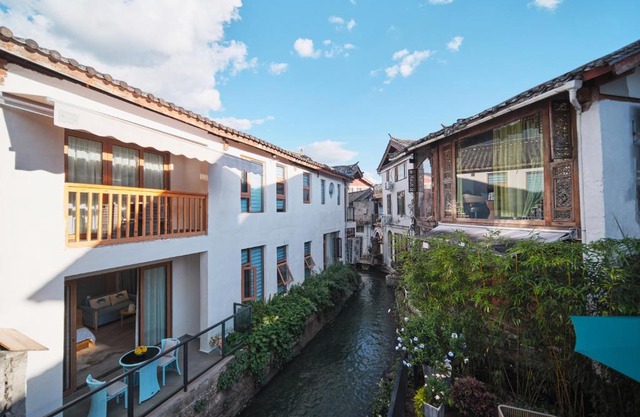 Lijiang Huaxi River Bank Homestay