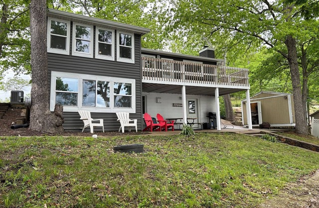 LIKE NEW! Private Lake House in a beautiful wide cove! 5 1/2 MM Gravois Arm