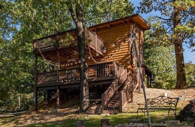Lil' Treehouse Cabin