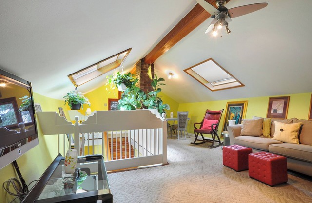 Lilly D's Loft at Penelope's B&B \ Near French QTR