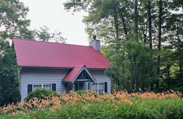 Lily At Blairsville 2 Bedroom Cabin by Redawning