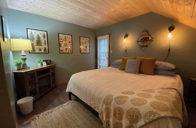 Lodge Room near Rialto Beach & Hoh Rainforest