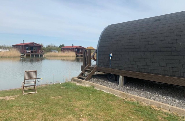 Hütte-Einfach-Communal washroom facilities-Seeblick-Lily Pad Pod