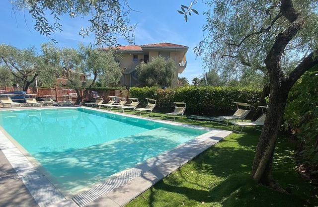 FeWo Limone: Pool, Klima, Sitzplatz, Parkplatz, 5 Minuten zu Fuss zum See