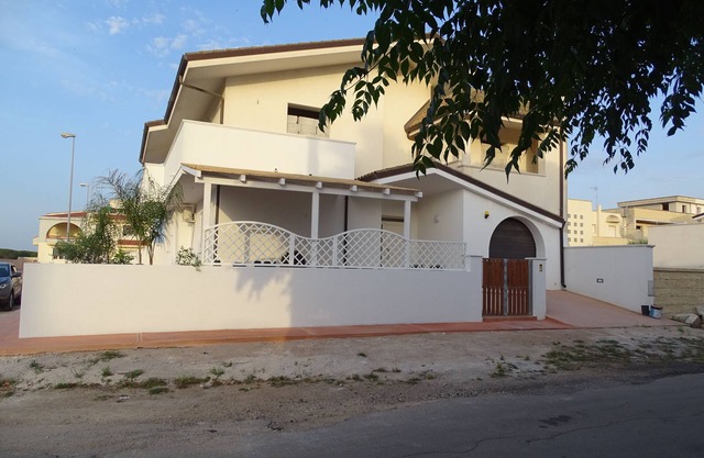 LINDA Ferienhaus (Blaue Wohnung)