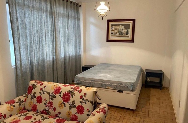 Linda Kitnet na praça central