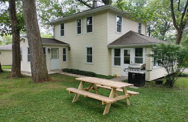 Lindsey's Loon Lake Home