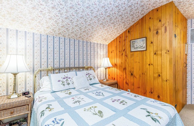 Linen&Stone Inn Unit 5, Charming, Historic, 1.5 Blocks to Main St.
