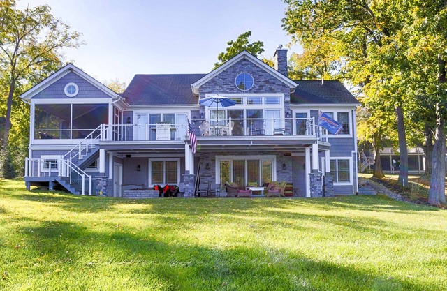 Linger Longer Lakehouse: "Luxury Lake Living"