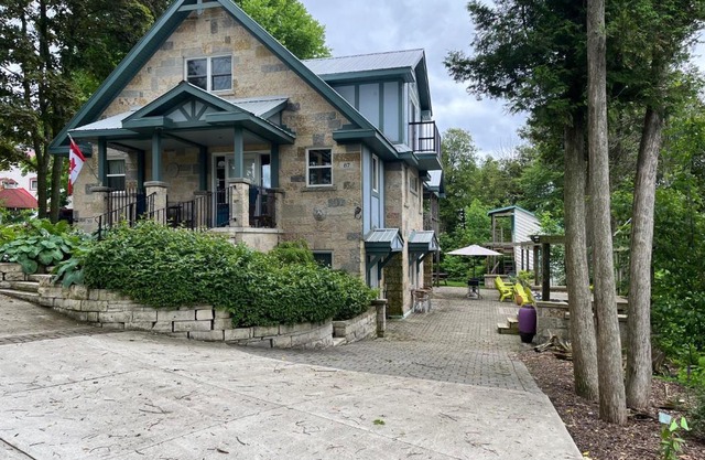 Lionheart Guest House