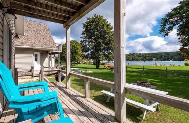 Lions Head Beach Motel & Cottages - WATERFRONT