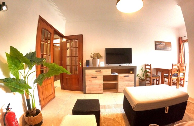 Lisbon, modern T1 apartment with balcony in Barcarena, Oeiras