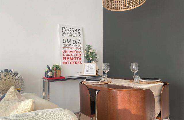 Lisbon, renovated T2 apartment next to Portas de Benfica